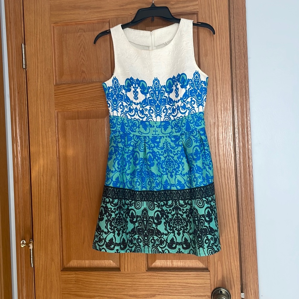 Blue/white/black cocktail dress